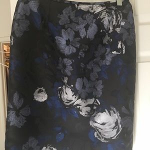 Ladies skirt
